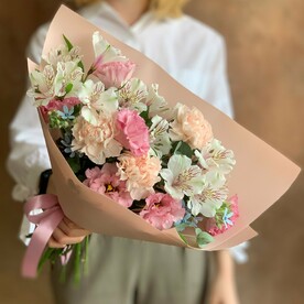 Альстромерия, Лизиантус Эустома, Гвоздика одноголовая, Писташ, Оксипеталум, Эвкалипт