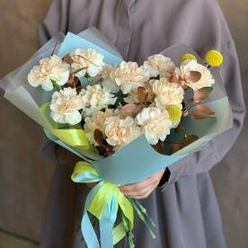 Гвоздика, Краспедия, Эвкалипт крашенный, Бумага