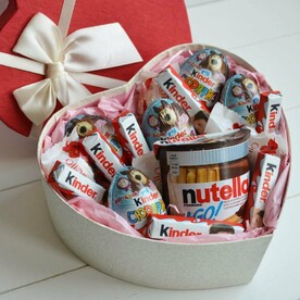 Kinder box: Коробка сердце с киндер сюрпризами нутеллой и сладостями | 14 февраля | 8 Марта | день рождения
