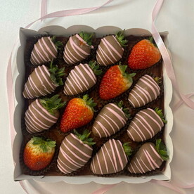 Клубника в шоколаде , розовые полосочки 💝 12-16шт