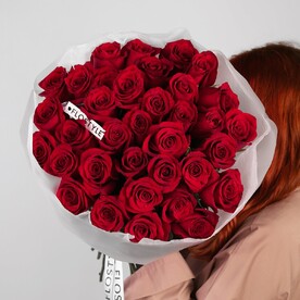 Букет из 35 сортовых красных роз