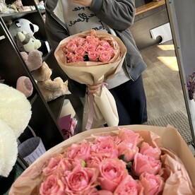 Букет из кустовых роз