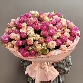 Букет из 51 кустовых роз