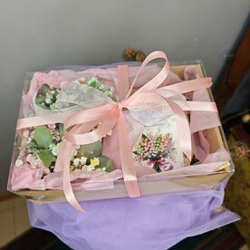 Цветы в коробке