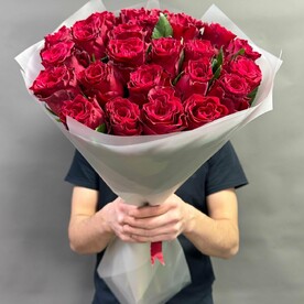 Букет из 25 красных Эквадорских роз 60см