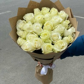 Букет из 25 белоснежных роз
