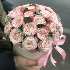 Роза кустовая, Эвкалипт, Коробка, Оазис