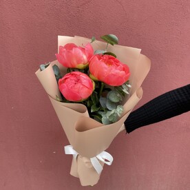 Букет из пионов хамелеонов