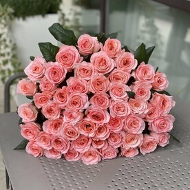 51 пионовидная роза