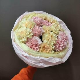 Букет радужных диантусов