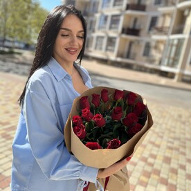 Букет из 15 алых роз