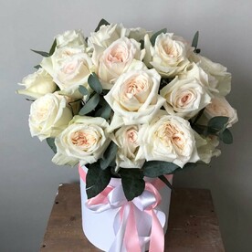 Композиция с пиновидными розами