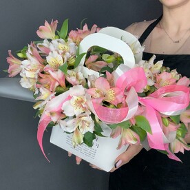 Альстромерия в сумочке