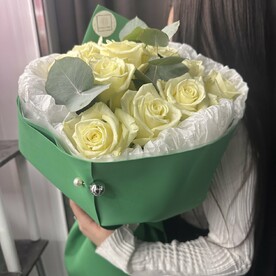 Белые розы коупные