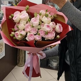 Букет из пионовидной розы