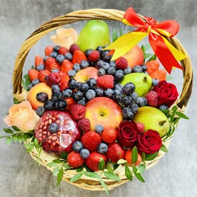 Корзина с фруктами