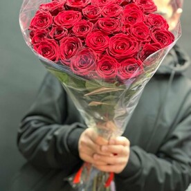Букет из 25 красных роз