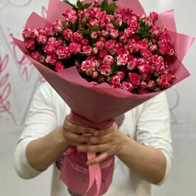 Букет из 29 кустовых роз