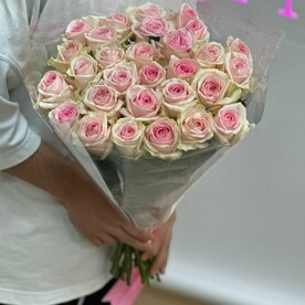 Букет из 29 нежно розовых роз в ленте