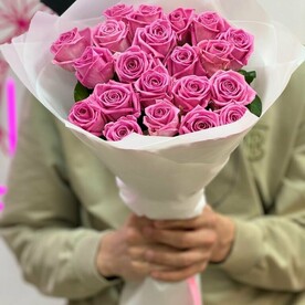 Букет из 19 розовых роз