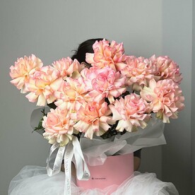 Коробка из одноголовых роз