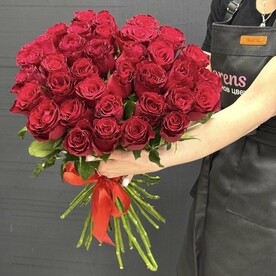 Букет из 35 красных роз