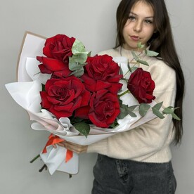 Французские розы с эвкалиптом