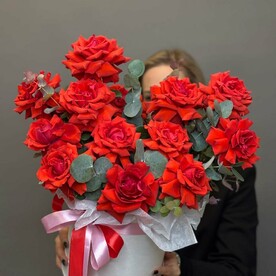 Композиция из ажурных роз