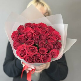 Букет из 25 красных роз