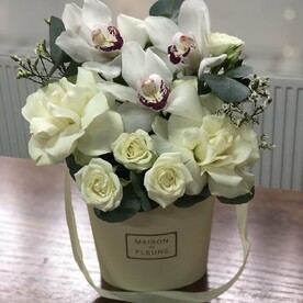 Роза, Роза кустовая, Орхидея, Лимониум, Эвкалипт, Коробка