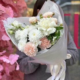 Диантус, Роза кустовая, Роза белая, Хризантема, Альстромерия, Пленка дизайнерская