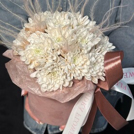 Хризантема кустовая, Эвкалипт, Хамелациум, Круглая коробка