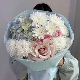 Гортензия, Хризантема кустовая, Роза французская, Роза кустовая, Дизайнерская упаковка