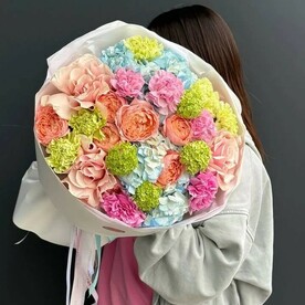 Диантус, Роза кустовая, Роза французская, Гортензия, Вибурнум, Дизайнерская упаковка