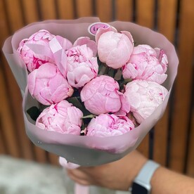 Розовые пионы монобукет