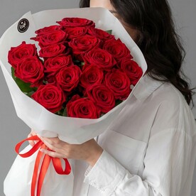 Розы красные