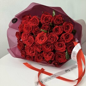 Красные розы Ред Наоми