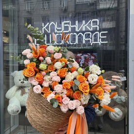 Сборный букет в корзине "Персеида"
