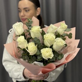 Моно букет из пионовидных роз
