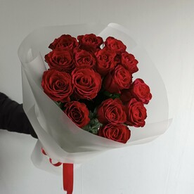 Моно букет из 15 роз Кения