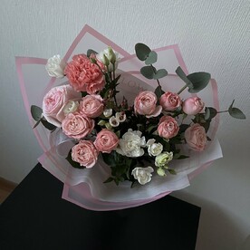 Букет с пионовидными розами