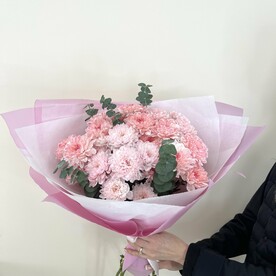 Моно букет с нежными хризантемами