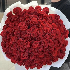 Букет из 101 красной розы