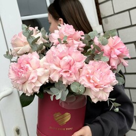Композиция "Шепот Любви" из французских роз