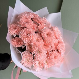 Букет из 7 розовых кустовых хризантем