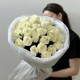 Монобукет из 25 белых роз
