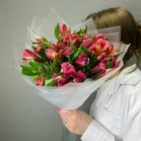Букет из 9 розовых альстромерия