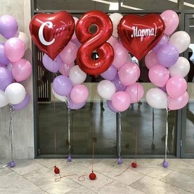 Стена из шаров на 8 марта