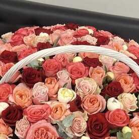 Корзина микс из роз