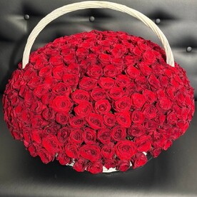 Корзина из 201 красной розы